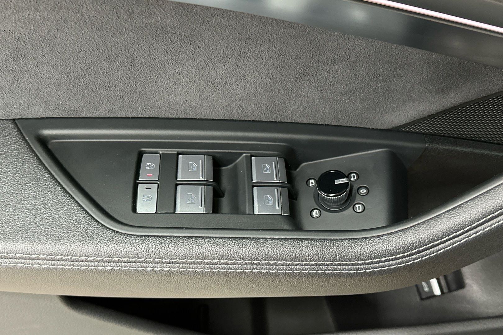 AUDI Q8 e-tron 2024
