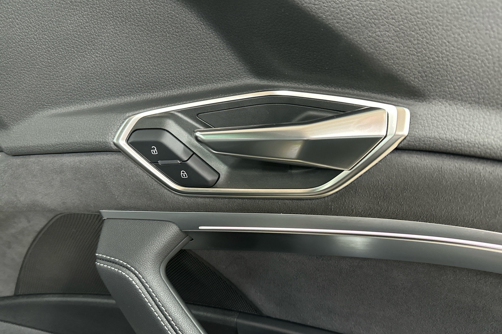 AUDI Q8 e-tron 2024