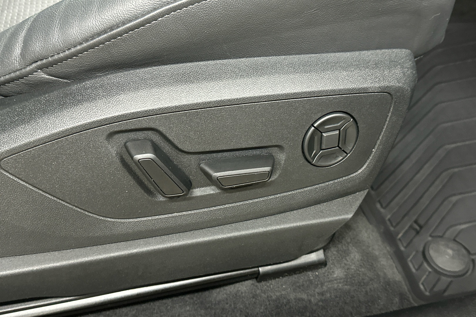 AUDI Q8 e-tron 2024