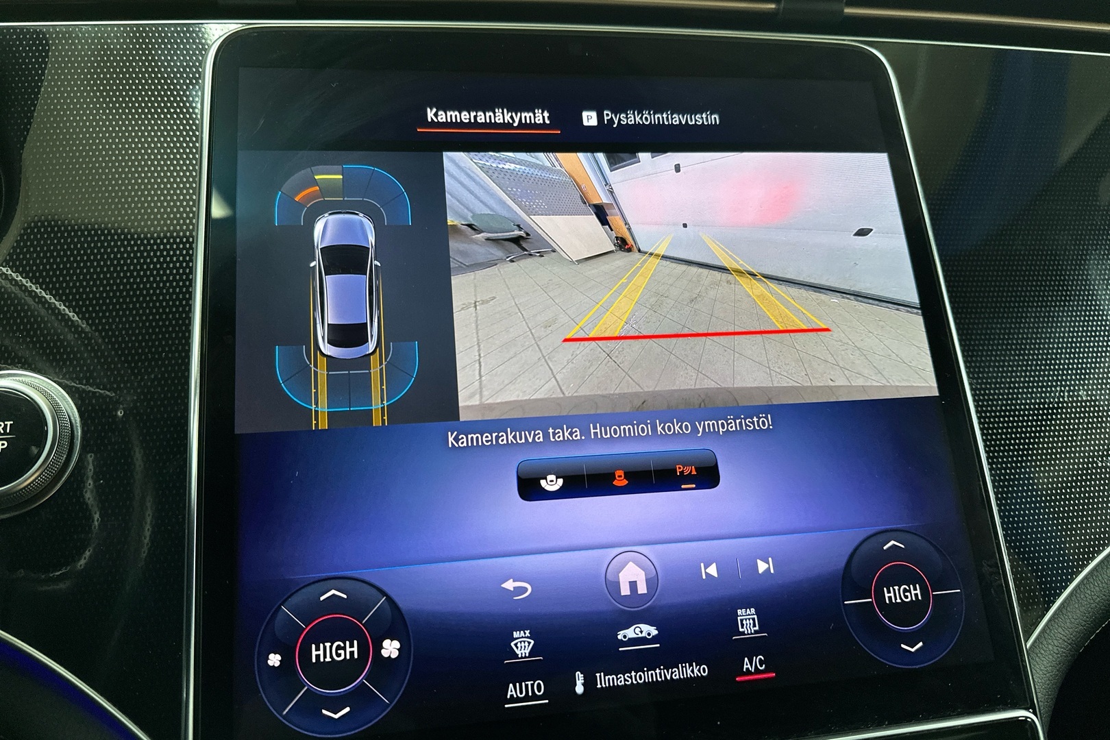 MERCEDES-BENZ EQE 2023