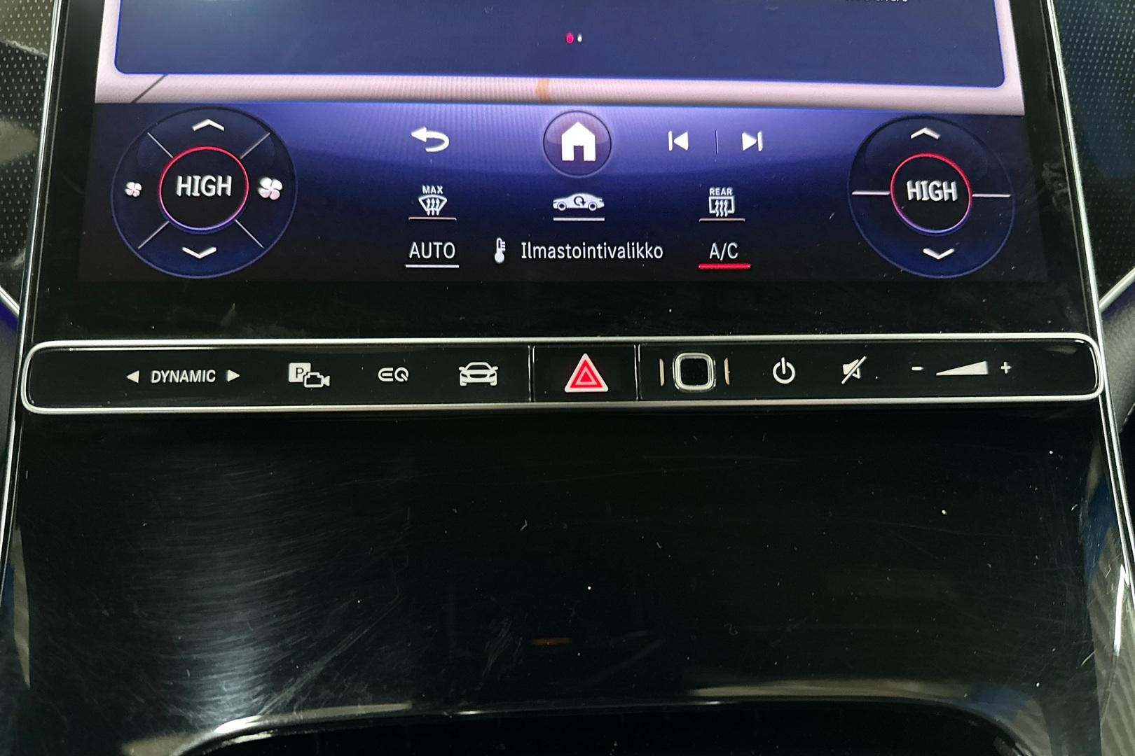 MERCEDES-BENZ EQE 2023