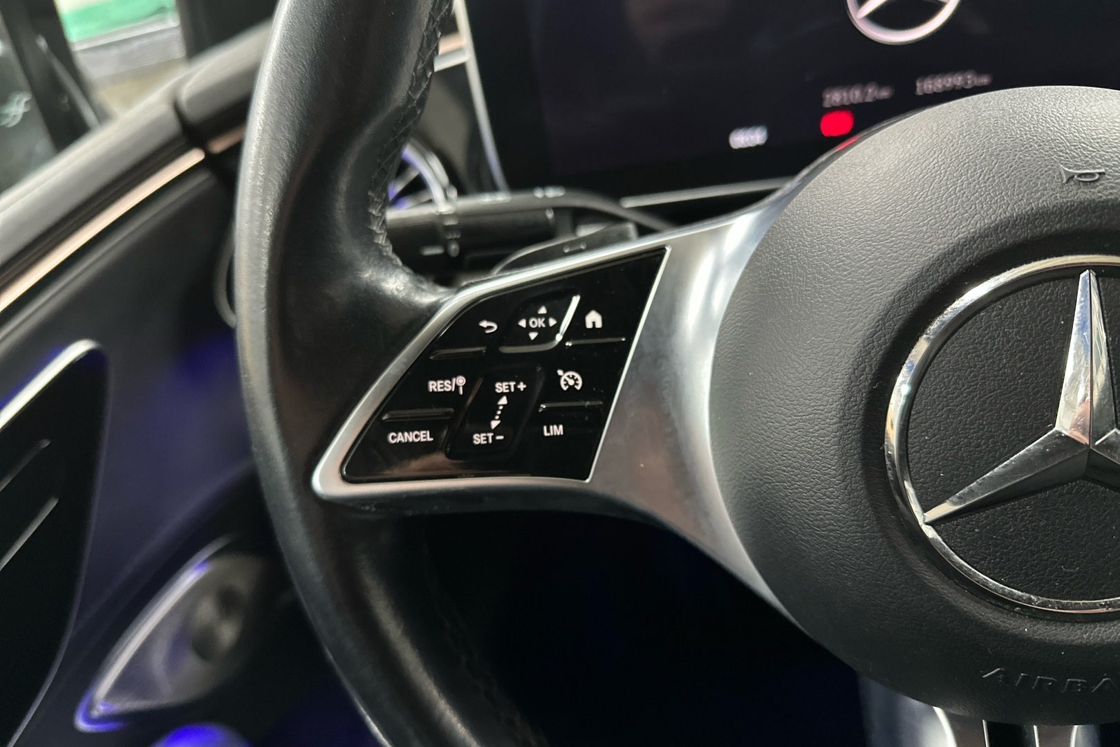 MERCEDES-BENZ EQE 2023