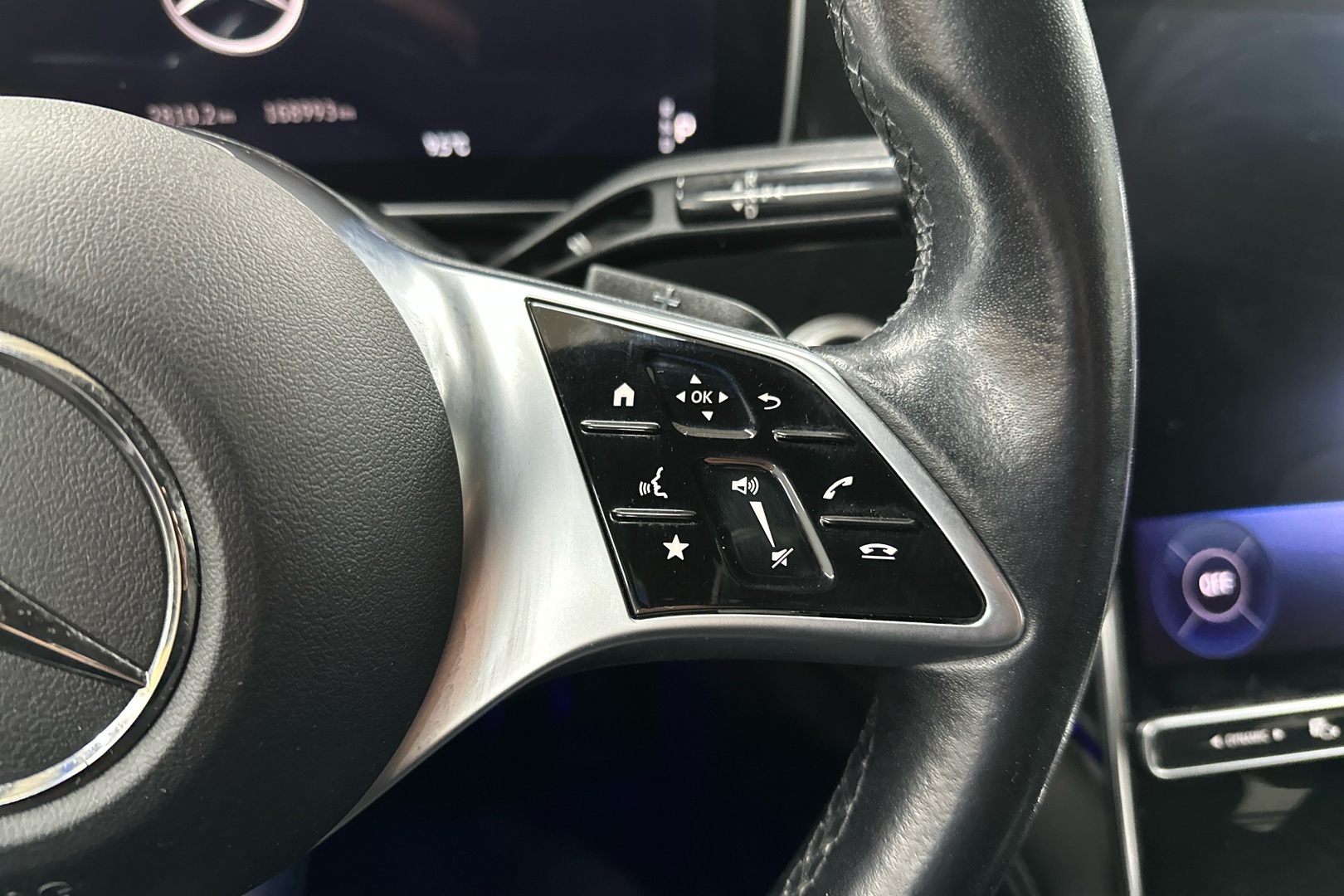 MERCEDES-BENZ EQE 2023