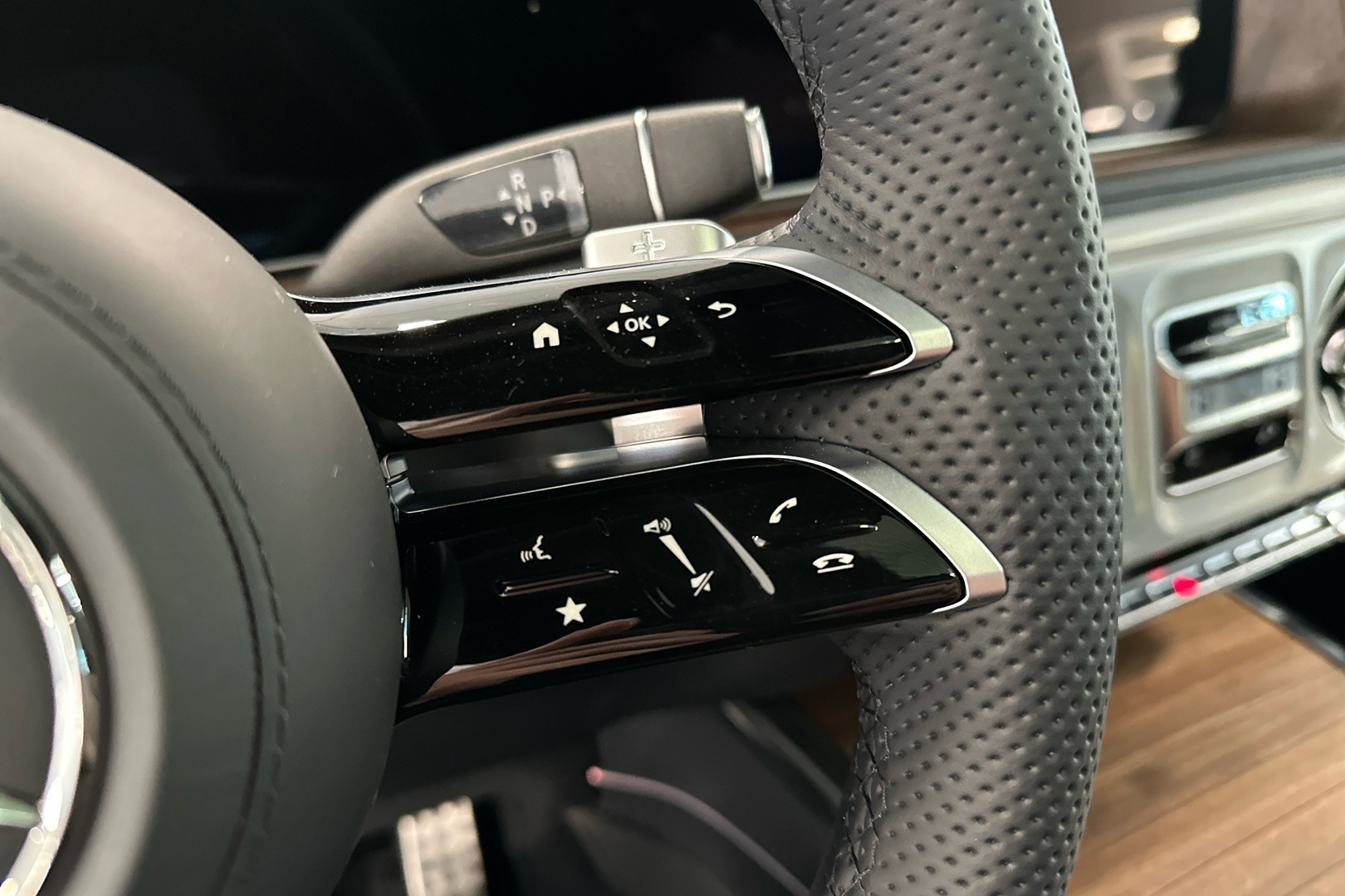 MERCEDES-BENZ G 2025