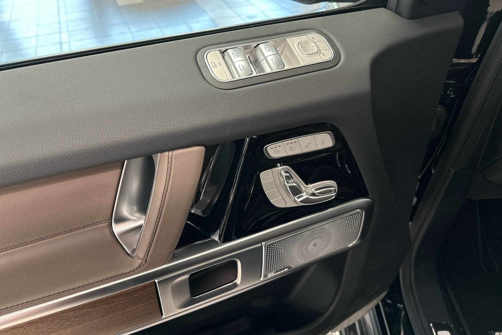 MERCEDES-BENZ G 2025