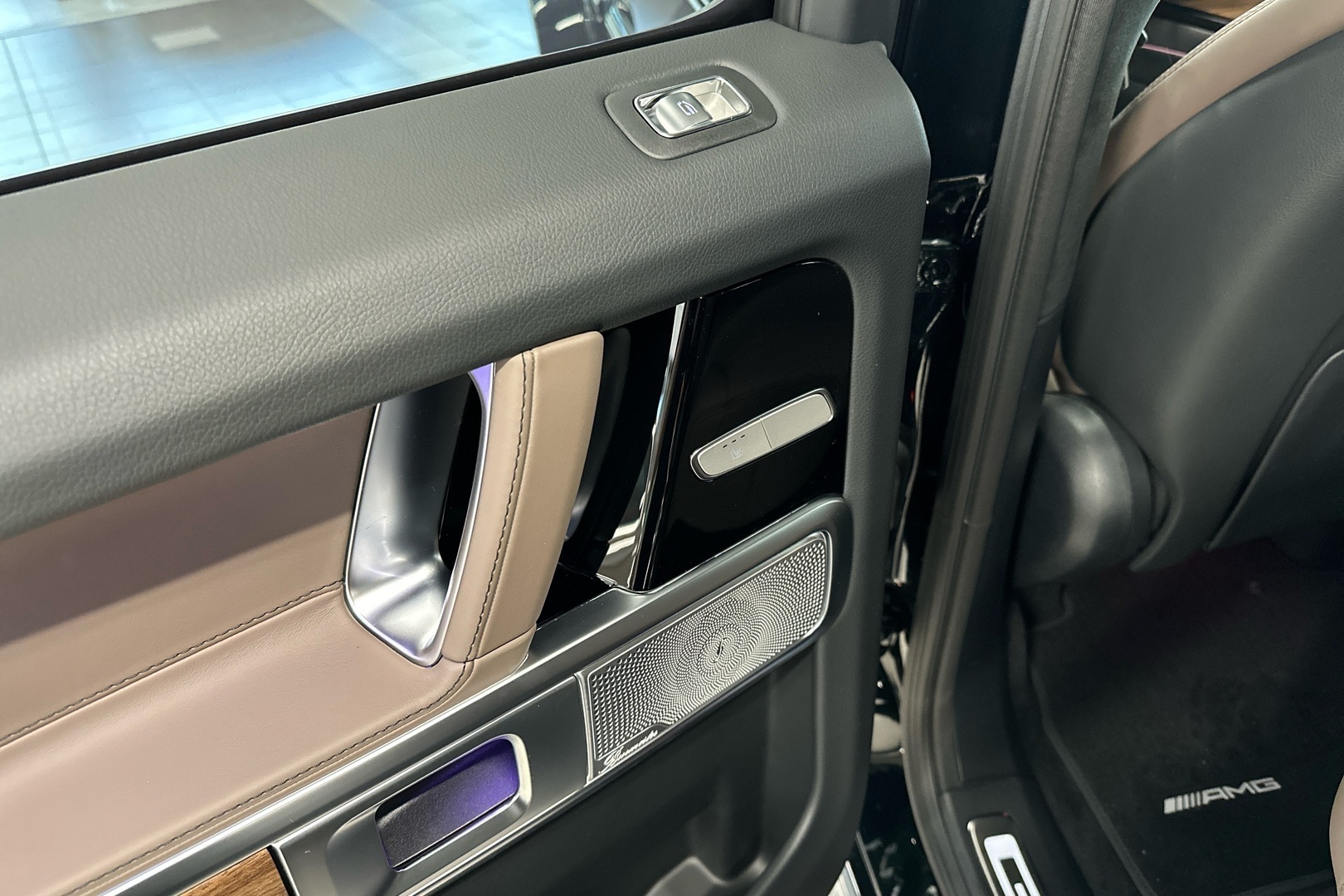 MERCEDES-BENZ G 2025