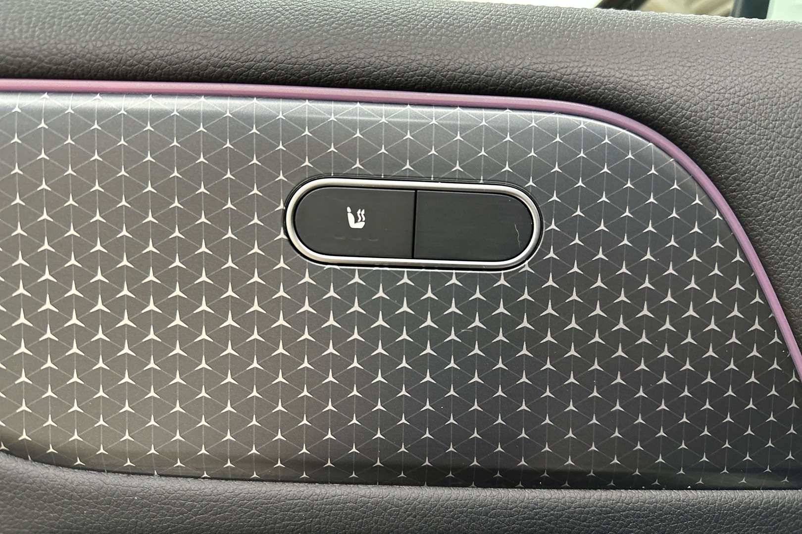 MERCEDES-BENZ EQA 2024