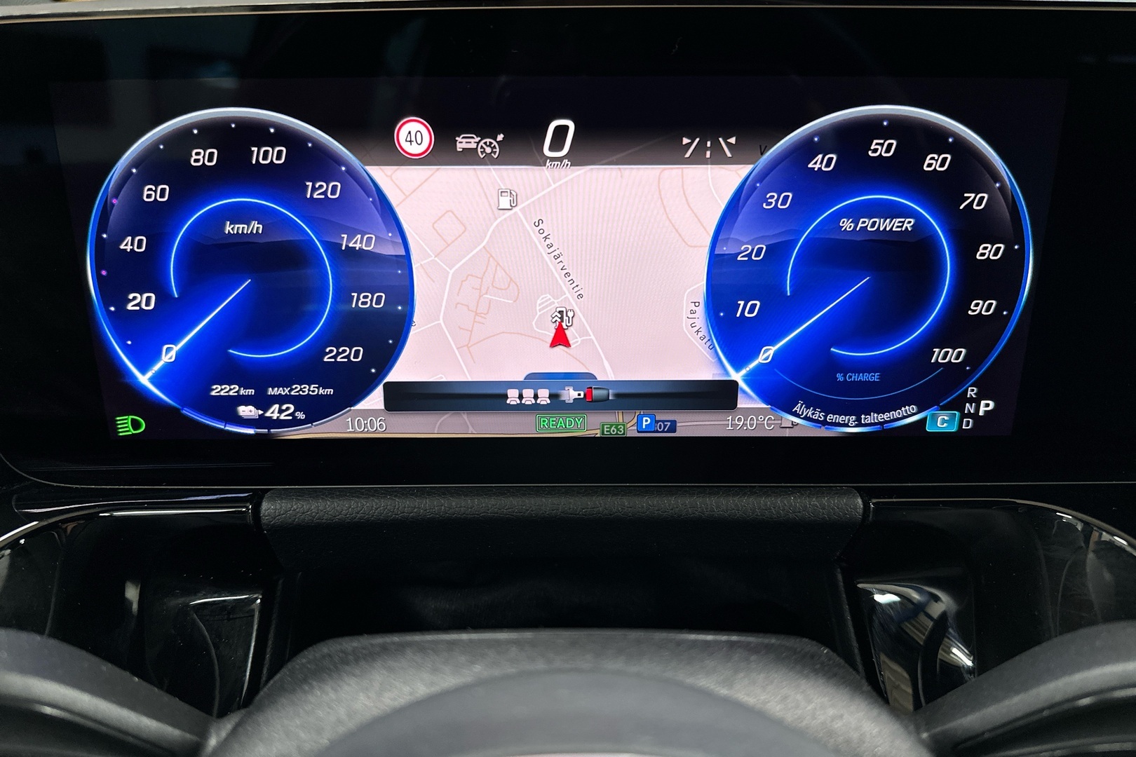 MERCEDES-BENZ EQA 2024