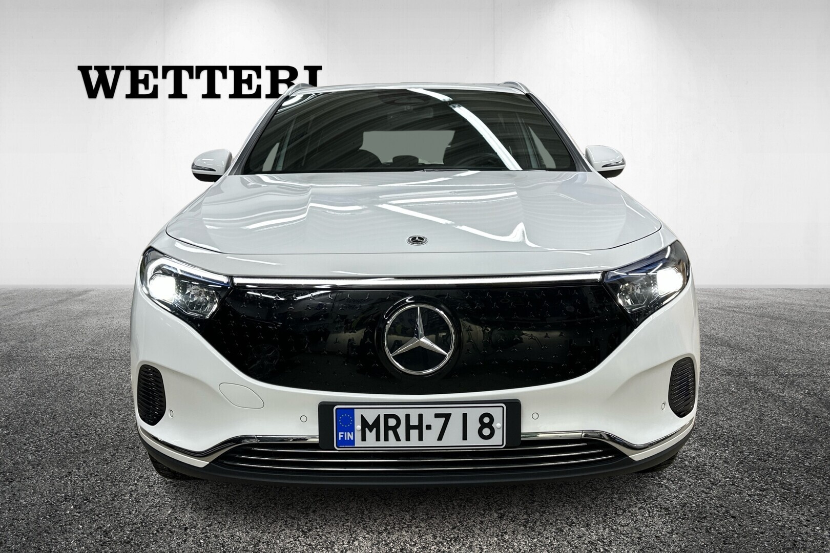 MERCEDES-BENZ EQA 2024