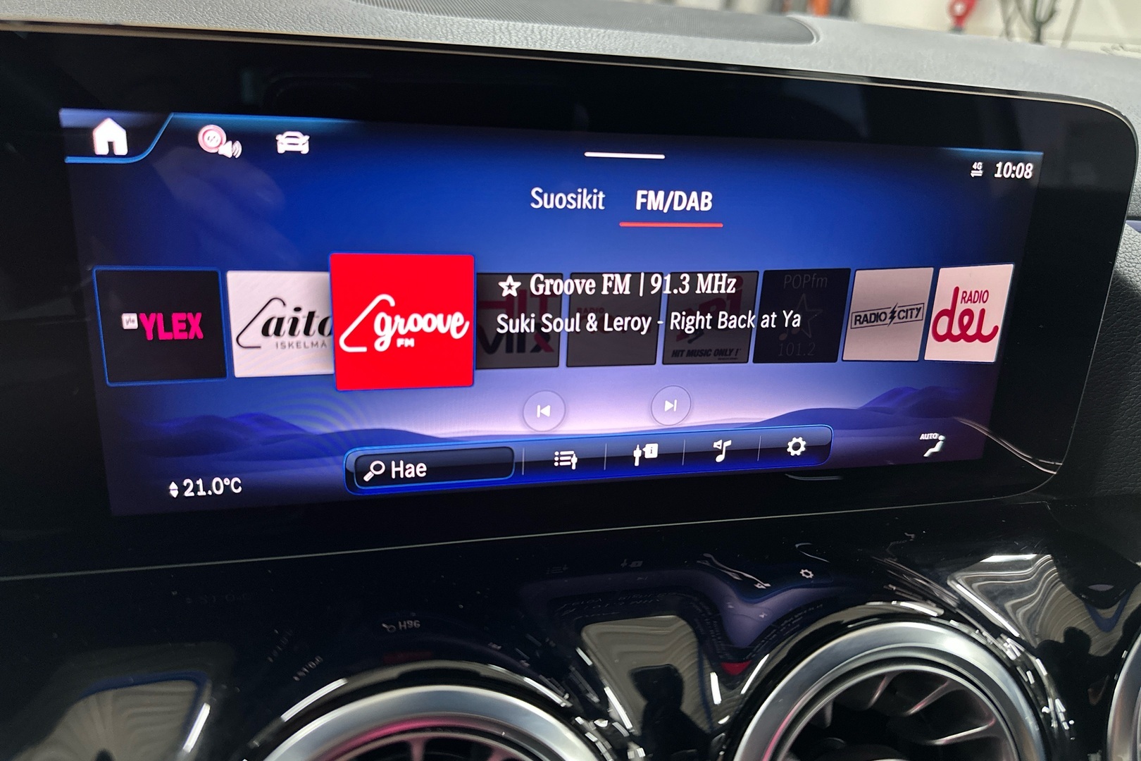 MERCEDES-BENZ EQA 2024