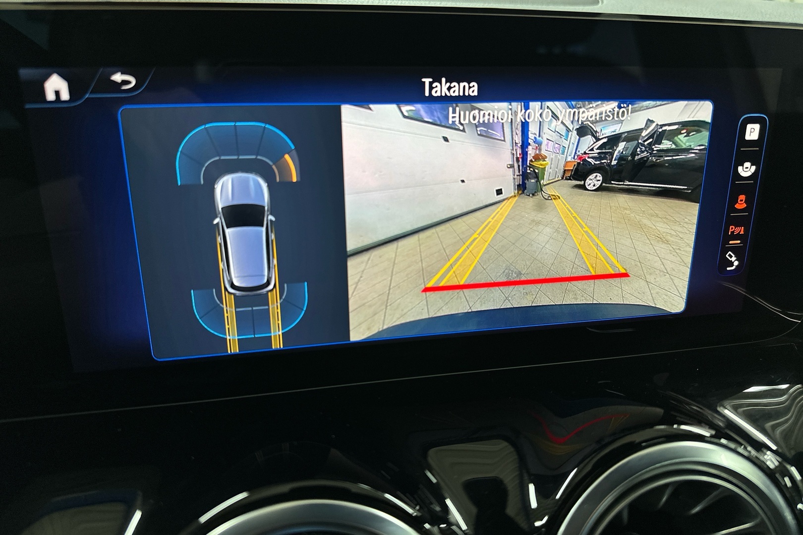 MERCEDES-BENZ EQA 2024