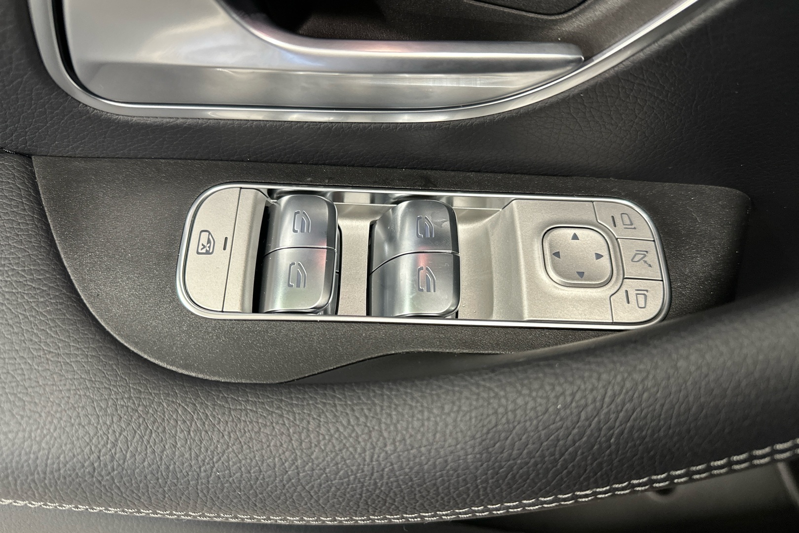 MERCEDES-BENZ GLE 2026