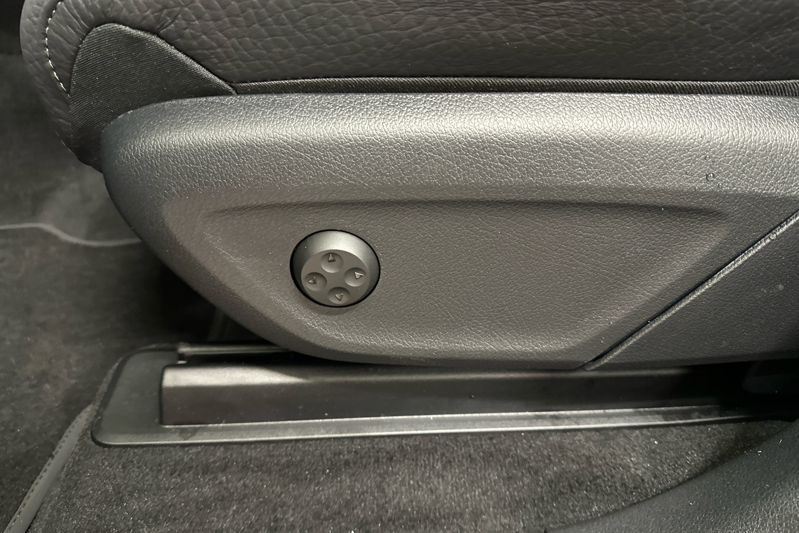 MERCEDES-BENZ GLE 2026