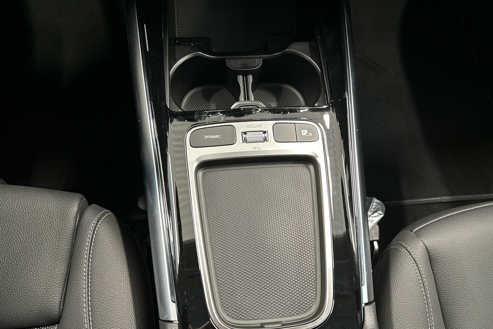 MERCEDES-BENZ GLA 2026