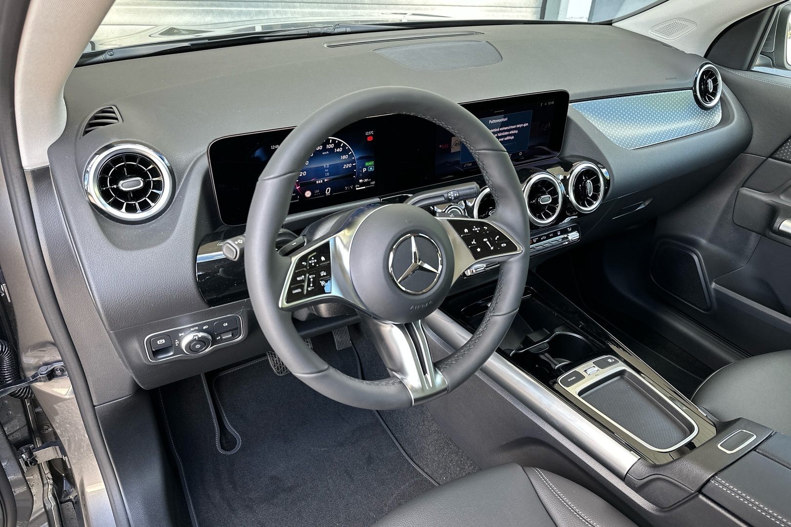 MERCEDES-BENZ GLA 2026