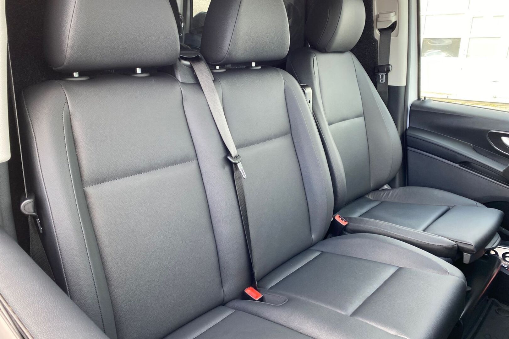 MERCEDES-BENZ Vito 28