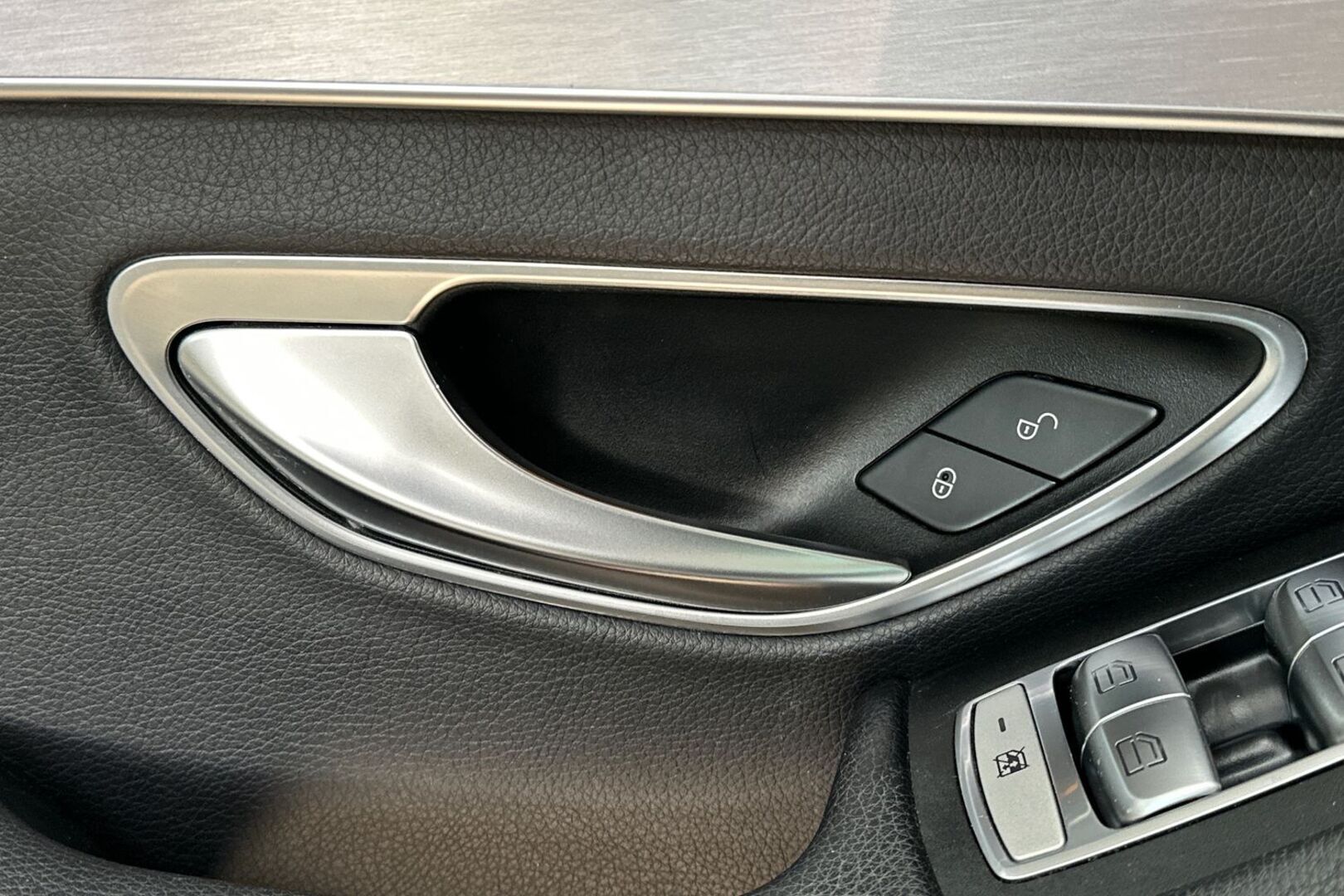 MERCEDES-BENZ C 2020