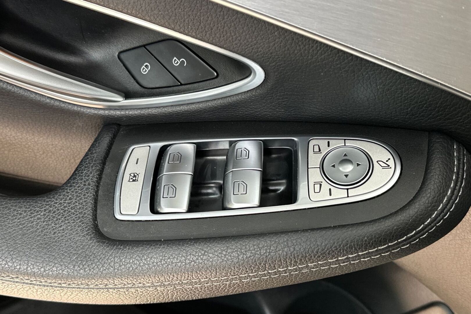 MERCEDES-BENZ C 2020