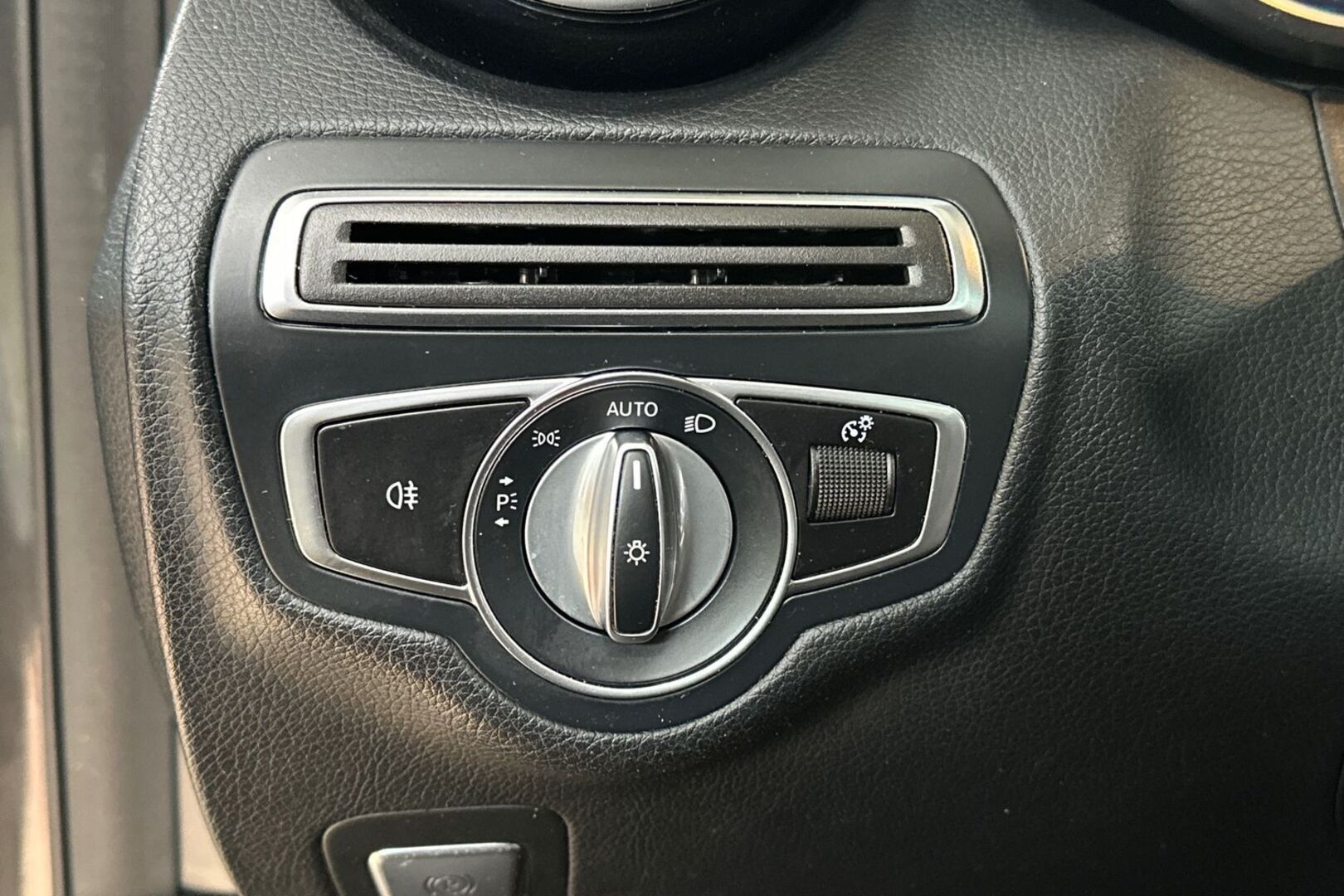 MERCEDES-BENZ C 2020