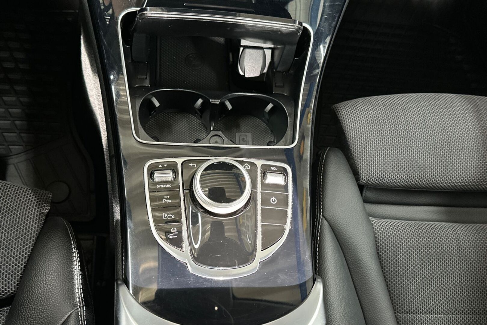 MERCEDES-BENZ C 2020