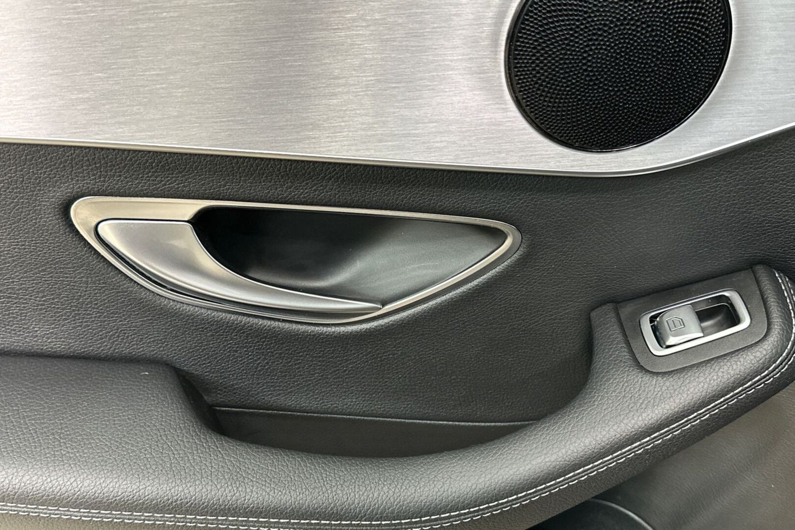 MERCEDES-BENZ C 2020