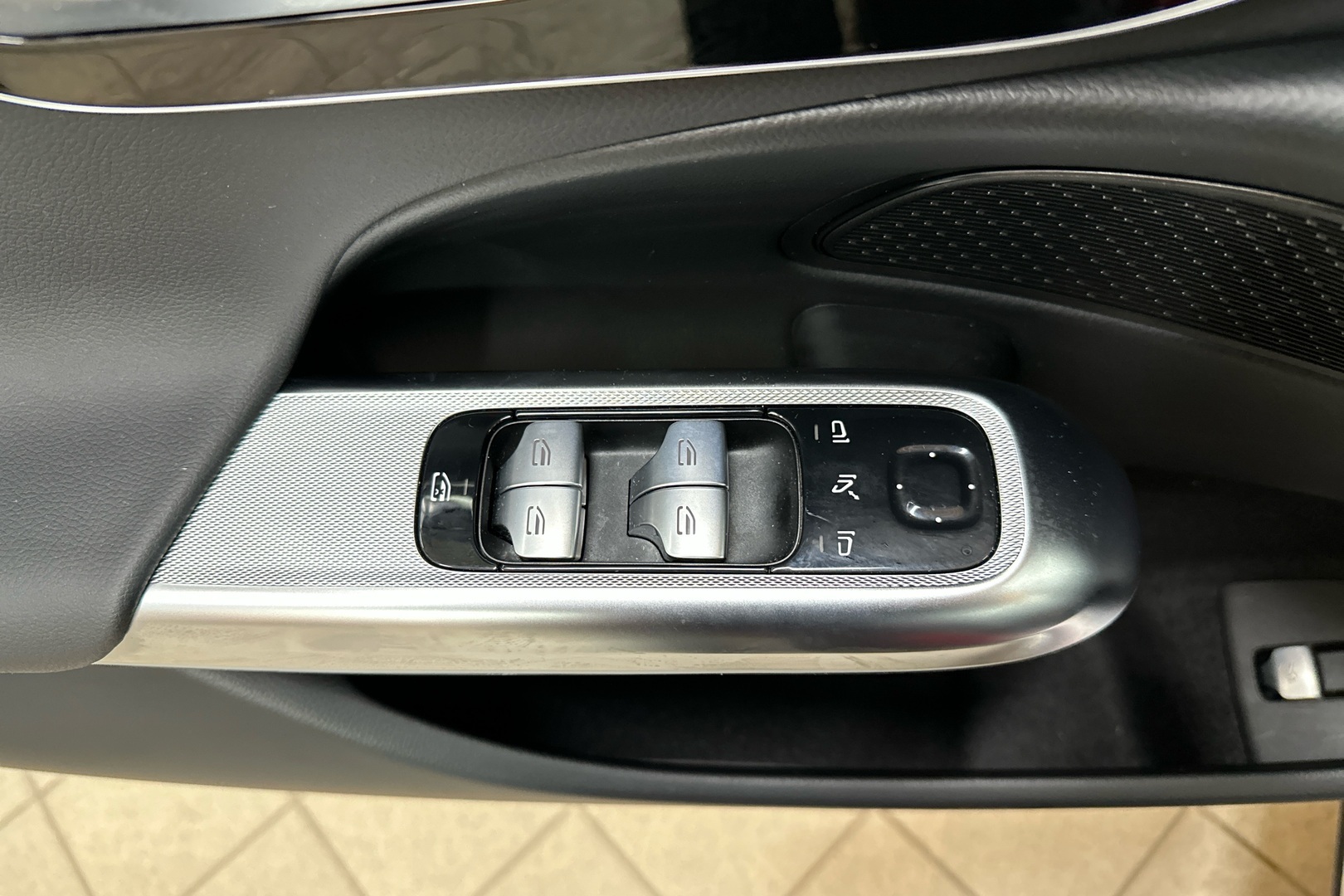 MERCEDES-BENZ E 2024