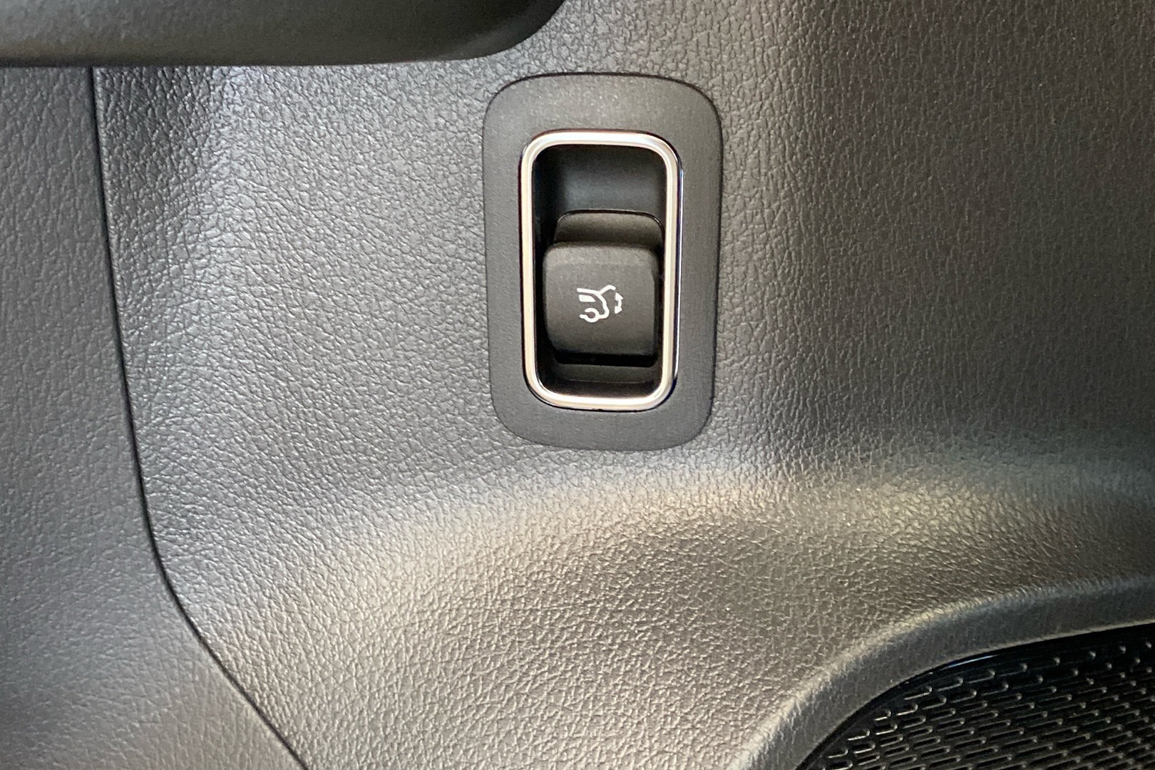 MERCEDES-BENZ EQA 2026