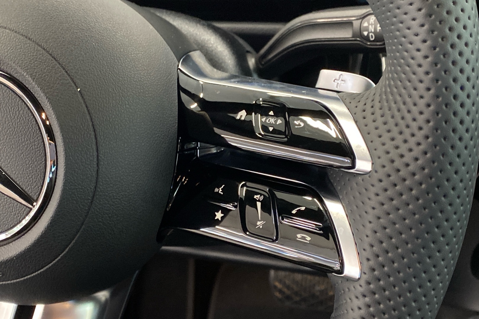 MERCEDES-BENZ EQA 2026