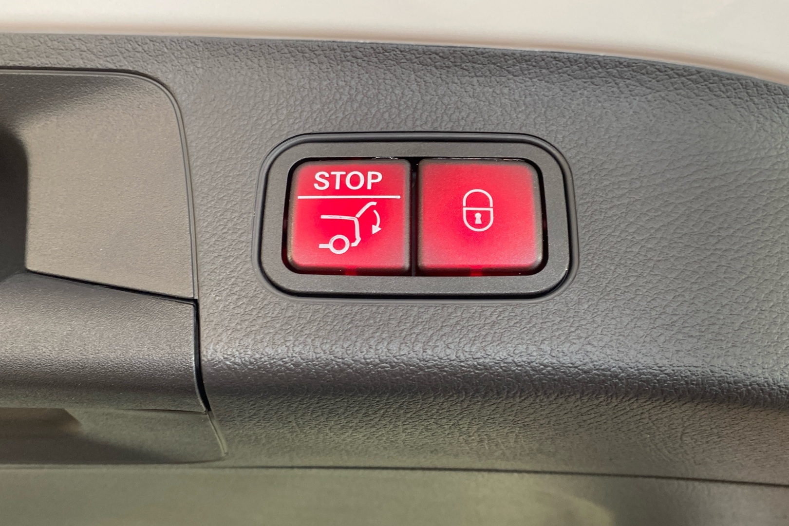 MERCEDES-BENZ EQA 2026