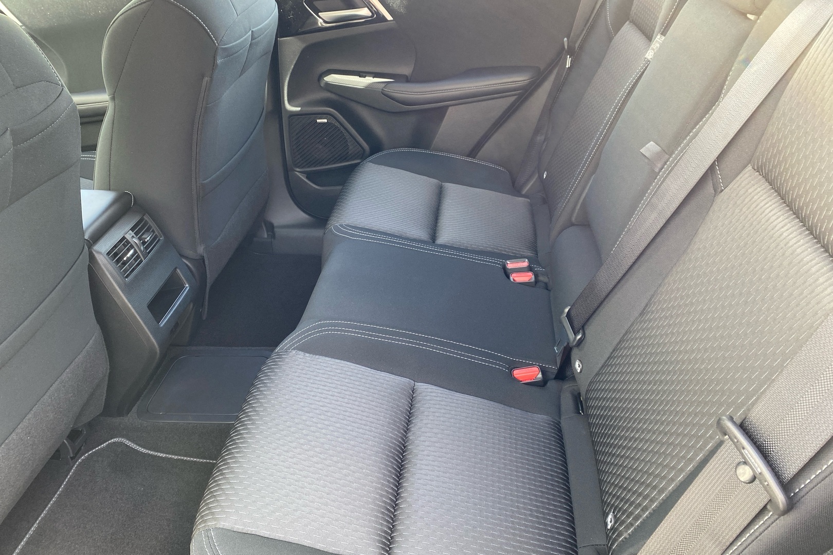 MITSUBISHI OUTLANDER PHEV 2026