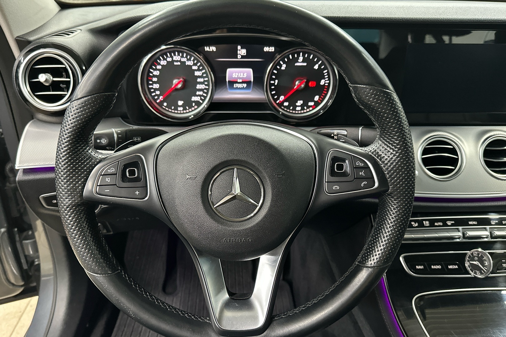 MERCEDES-BENZ E 2016