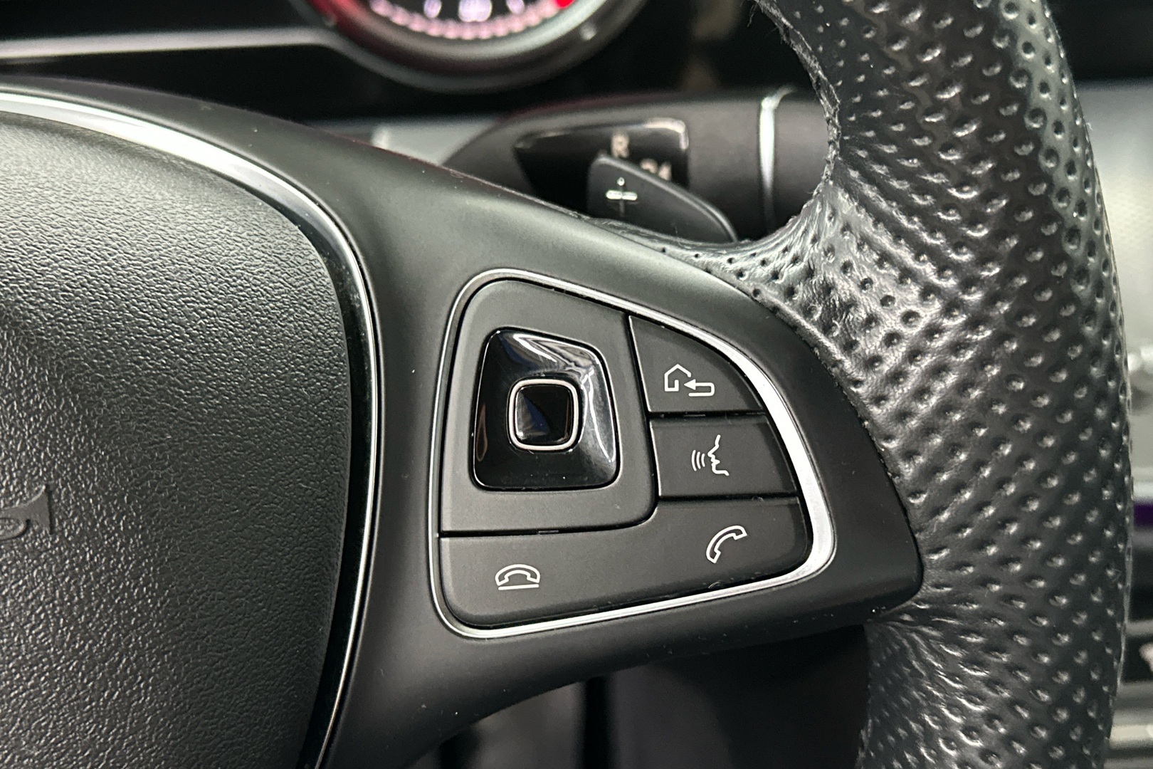 MERCEDES-BENZ E 2016