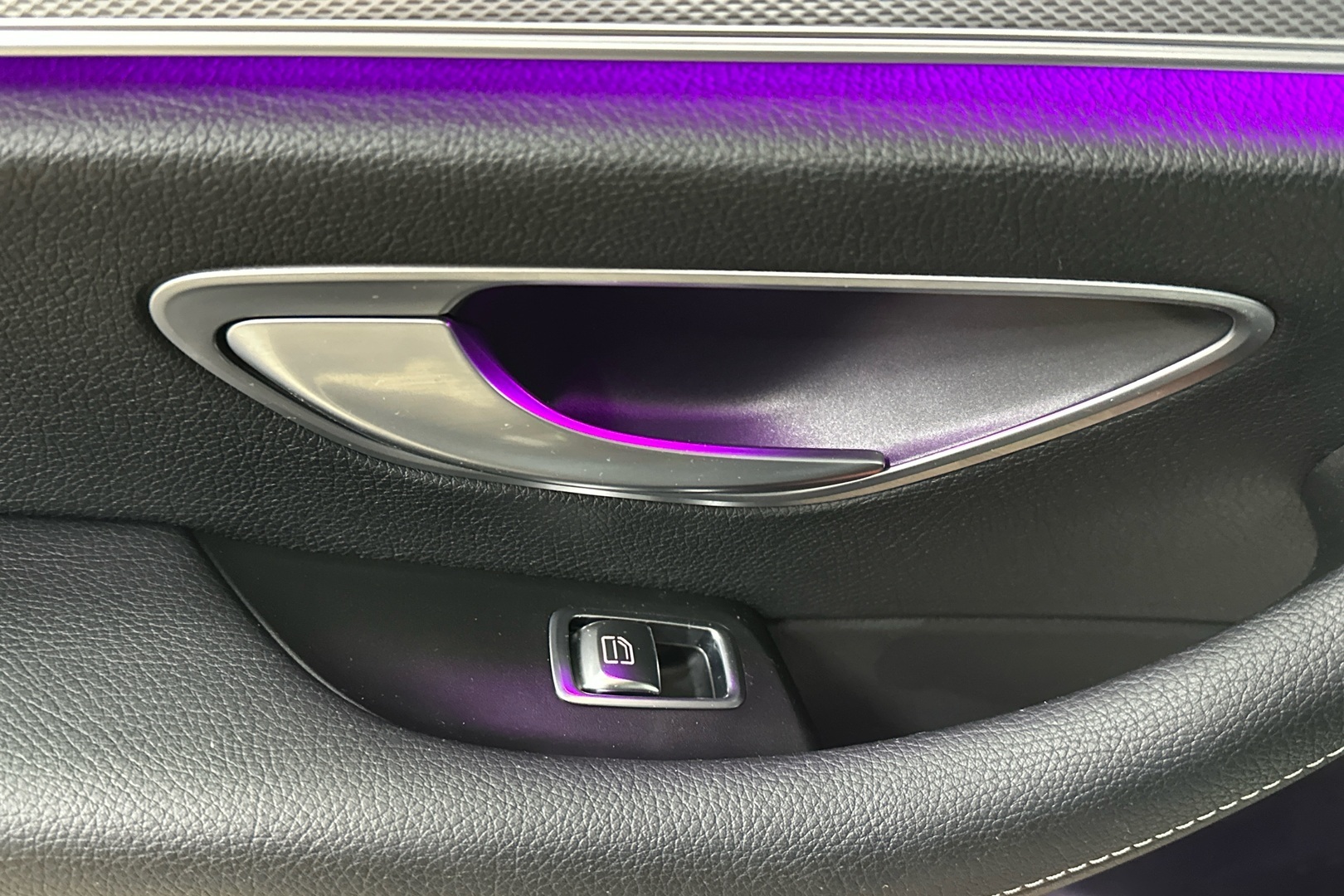 MERCEDES-BENZ E 2016