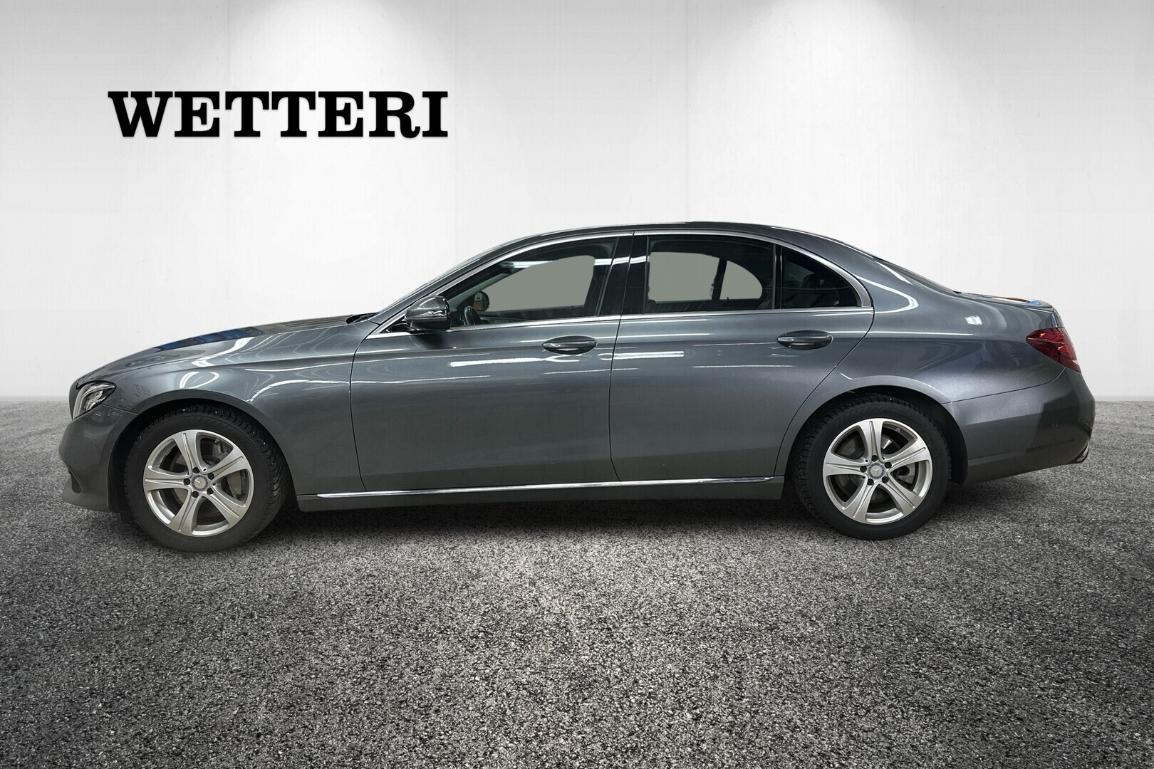 MERCEDES-BENZ E 2016