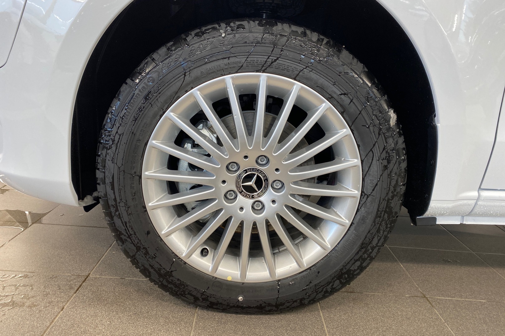 MERCEDES-BENZ VITO 2024