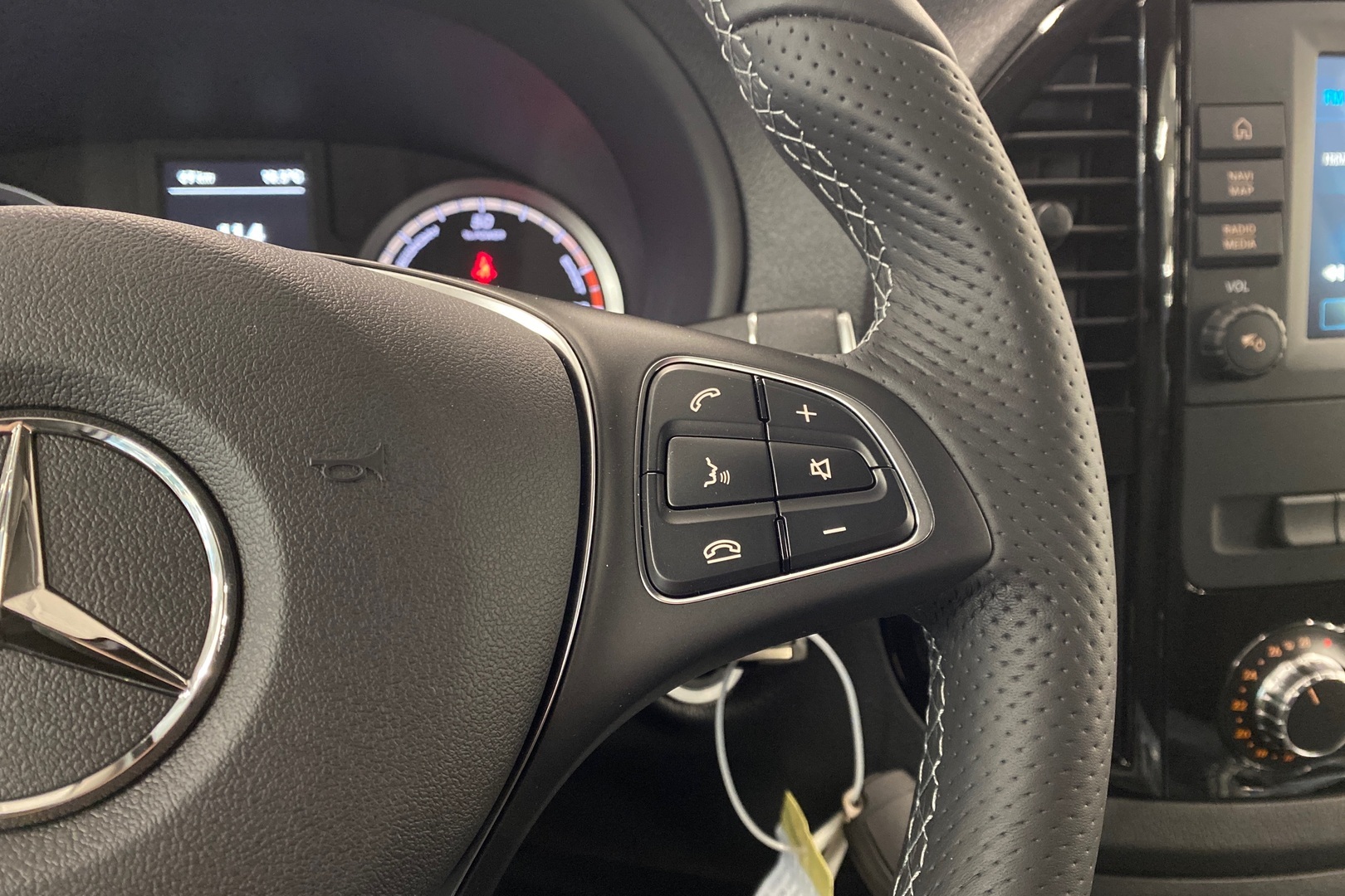 MERCEDES-BENZ VITO 2024