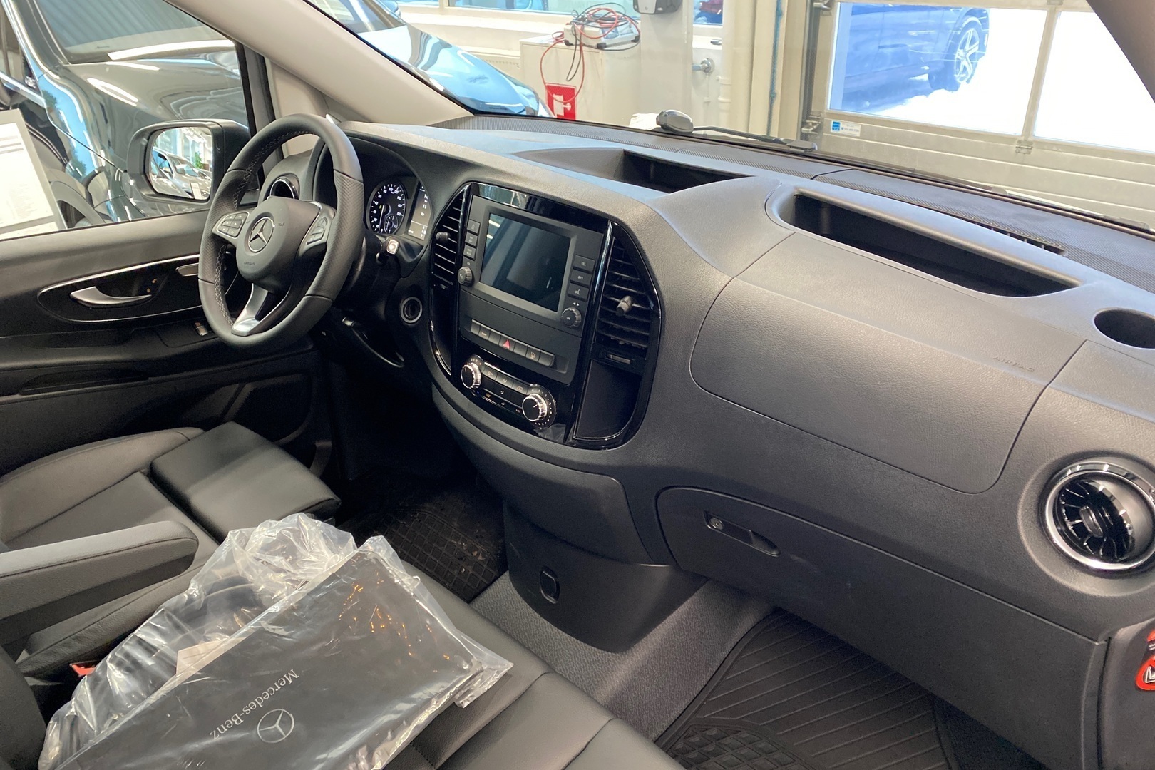 MERCEDES-BENZ VITO 2024