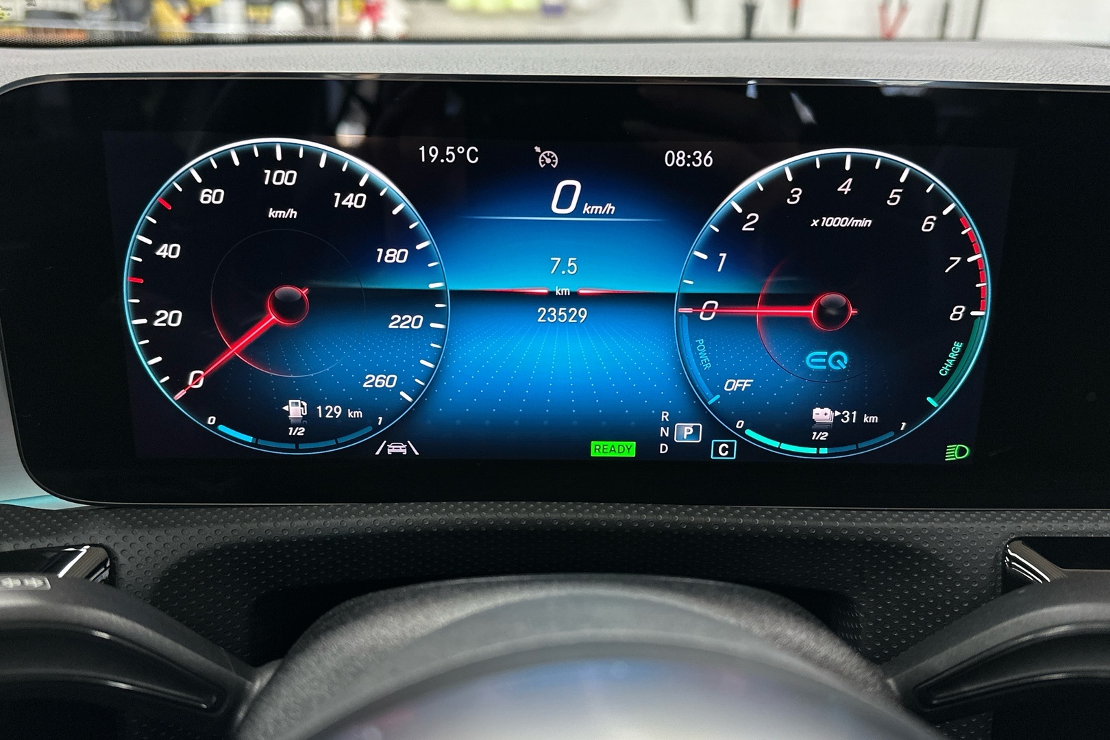 MERCEDES-BENZ A 2023