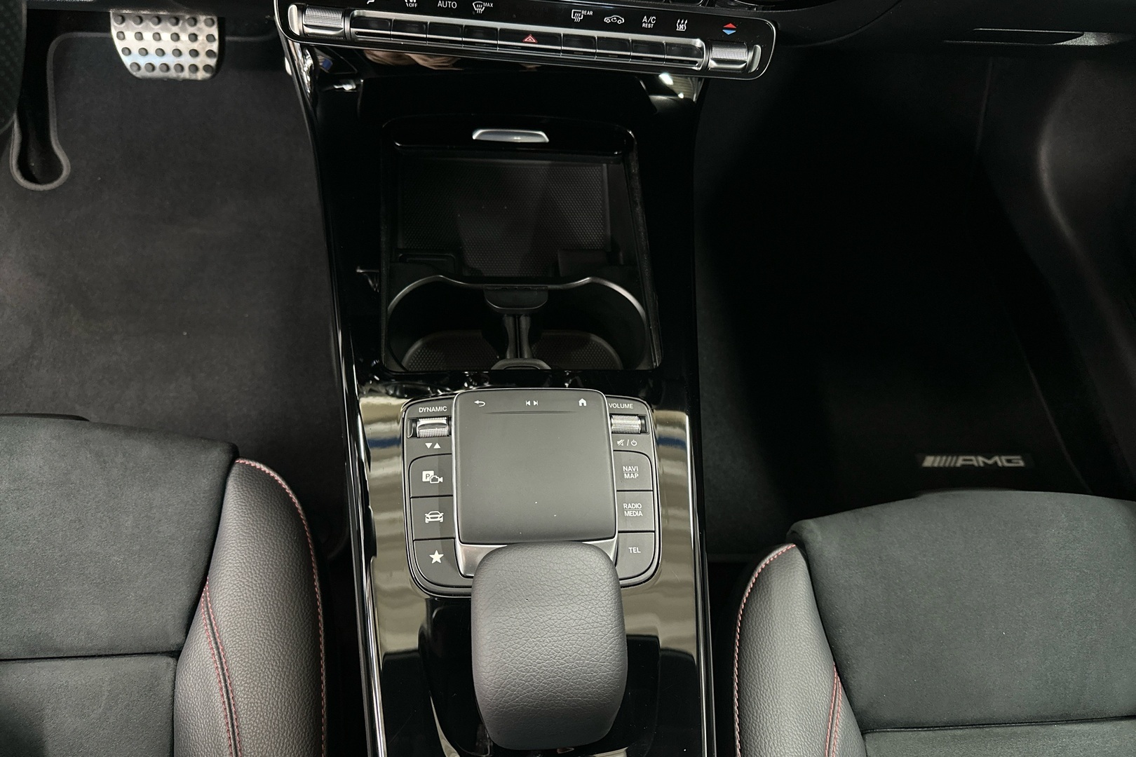 MERCEDES-BENZ A 2023