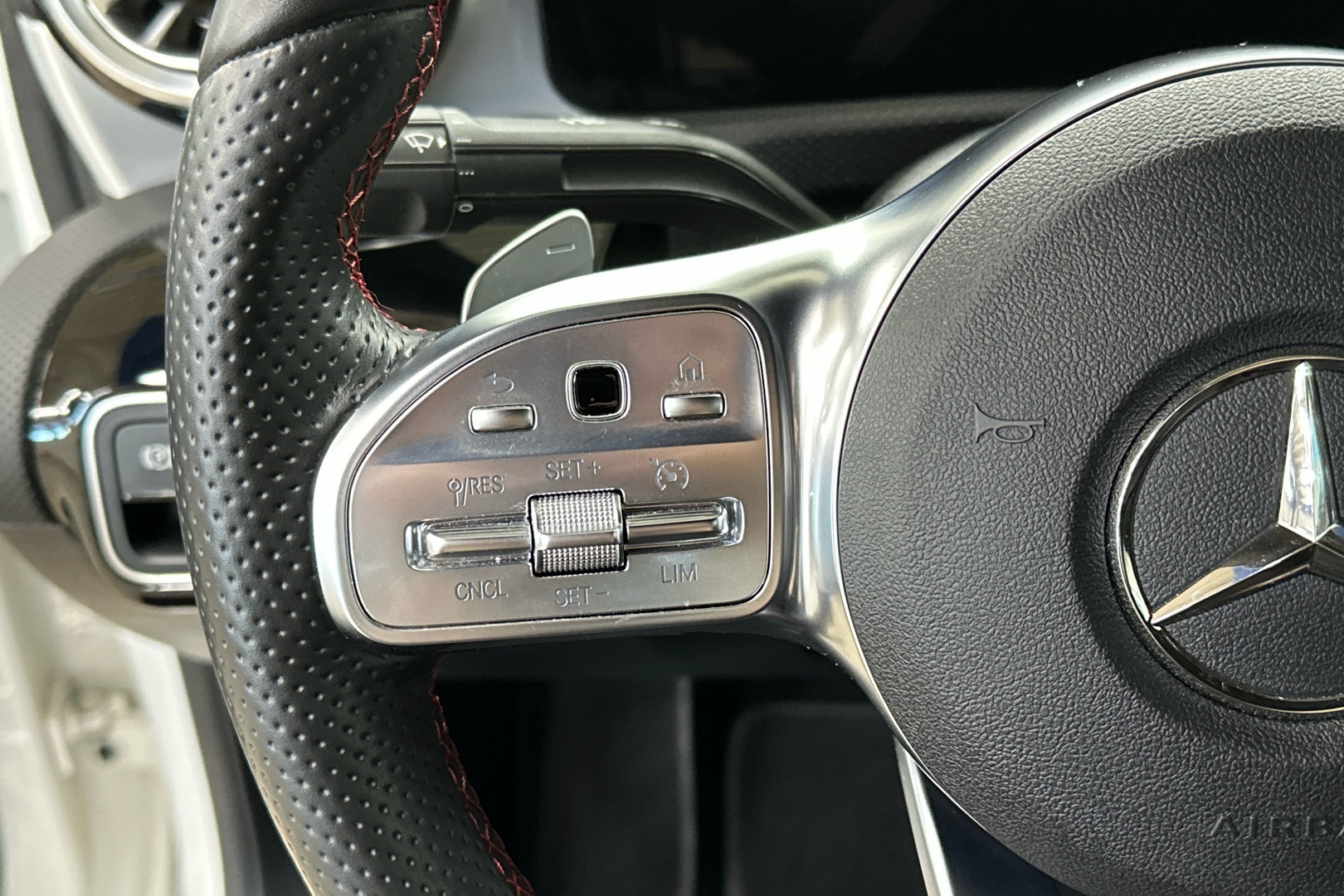 MERCEDES-BENZ A 2023