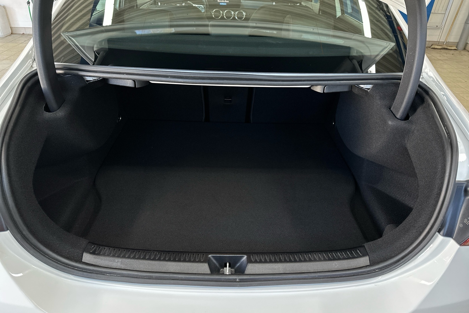 MERCEDES-BENZ A 2023