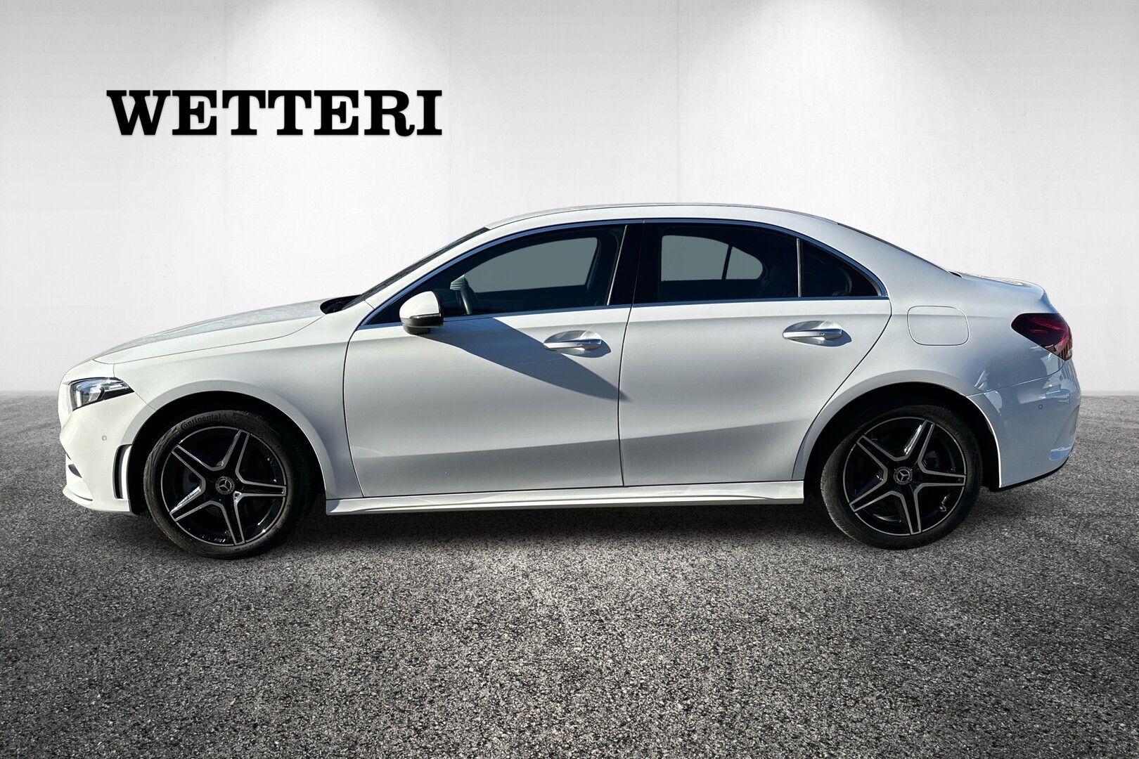 MERCEDES-BENZ A 2023