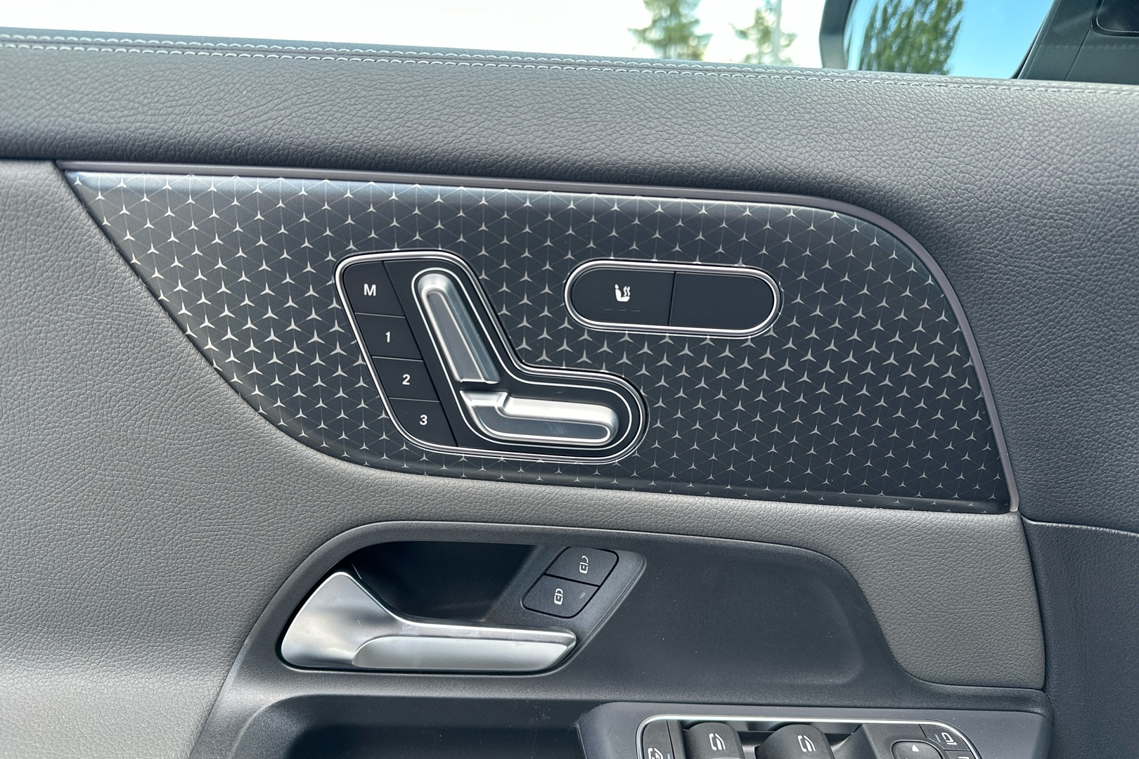 MERCEDES-BENZ EQA 2026