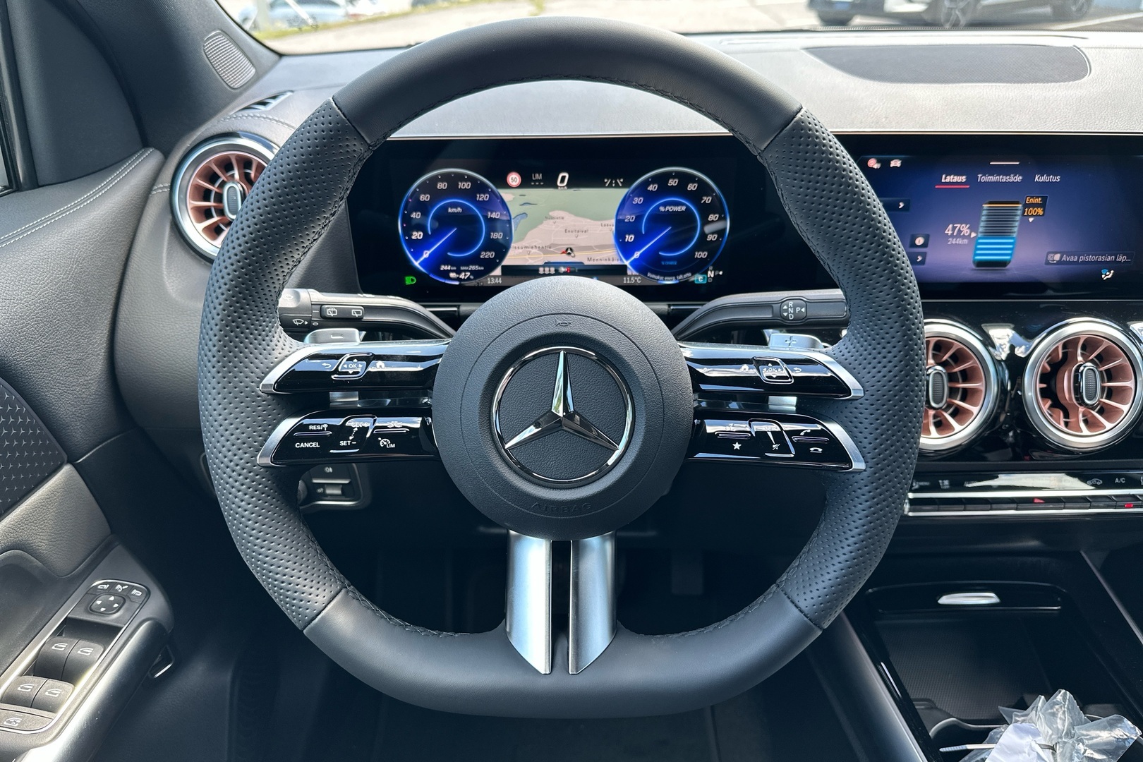 MERCEDES-BENZ EQA 2026