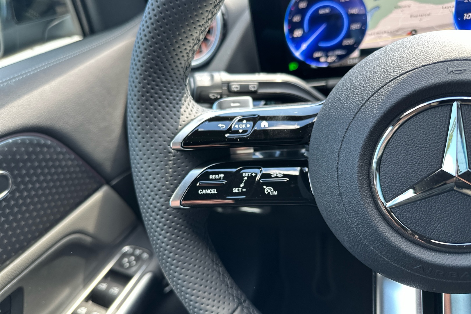 MERCEDES-BENZ EQA 2026