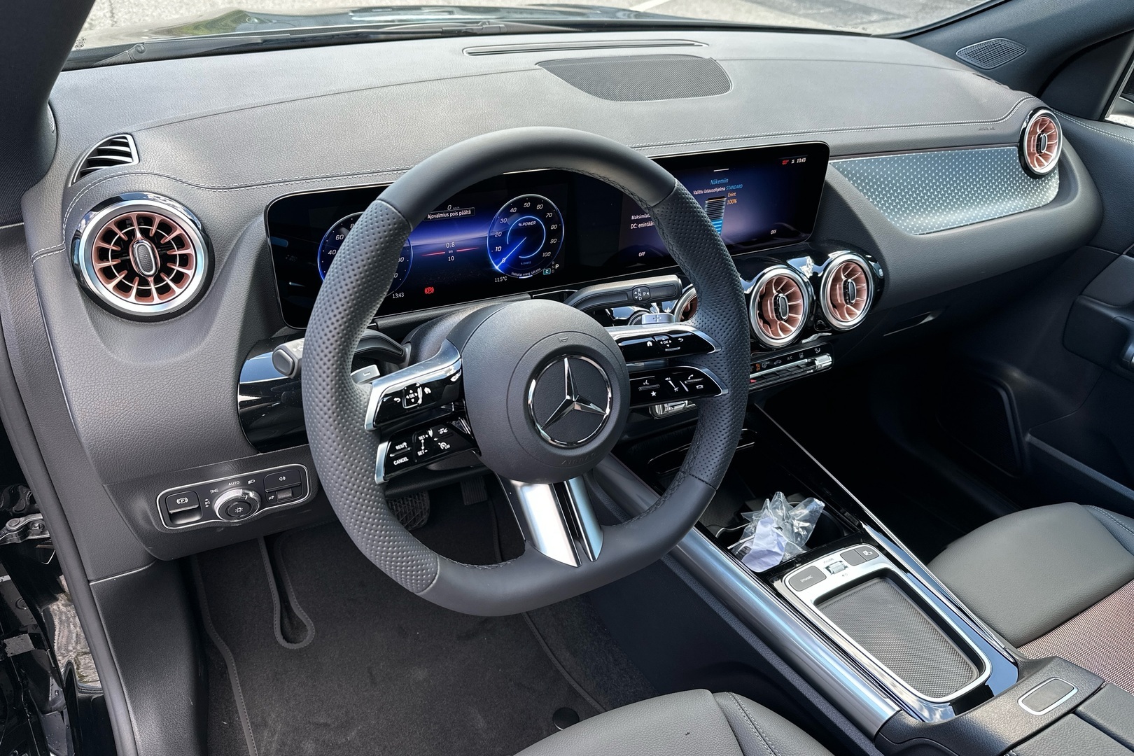 MERCEDES-BENZ EQA 2026