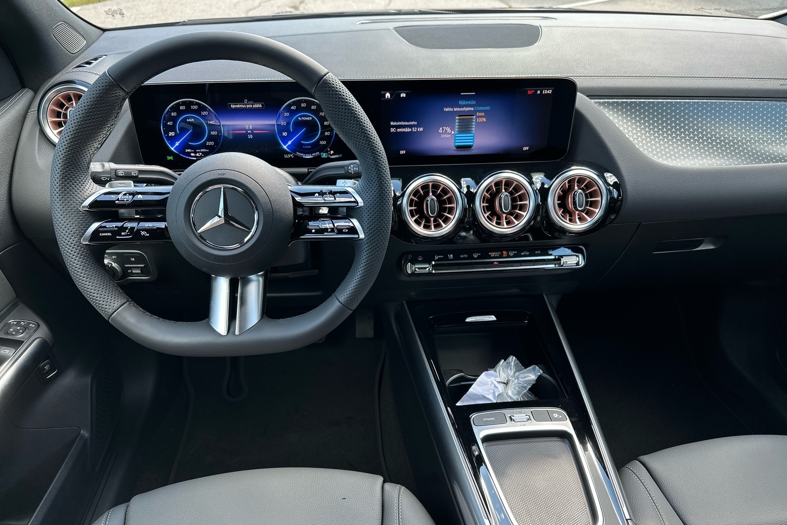 MERCEDES-BENZ EQA 2026