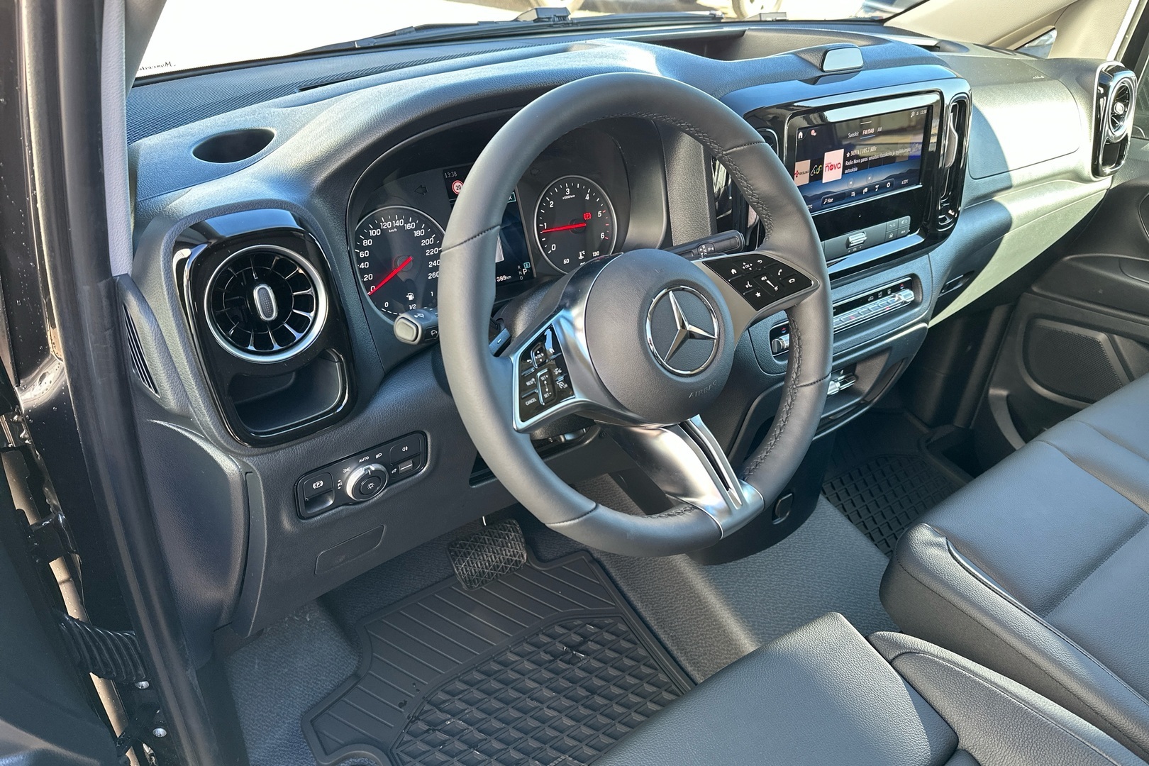 MERCEDES-BENZ Vito 2026