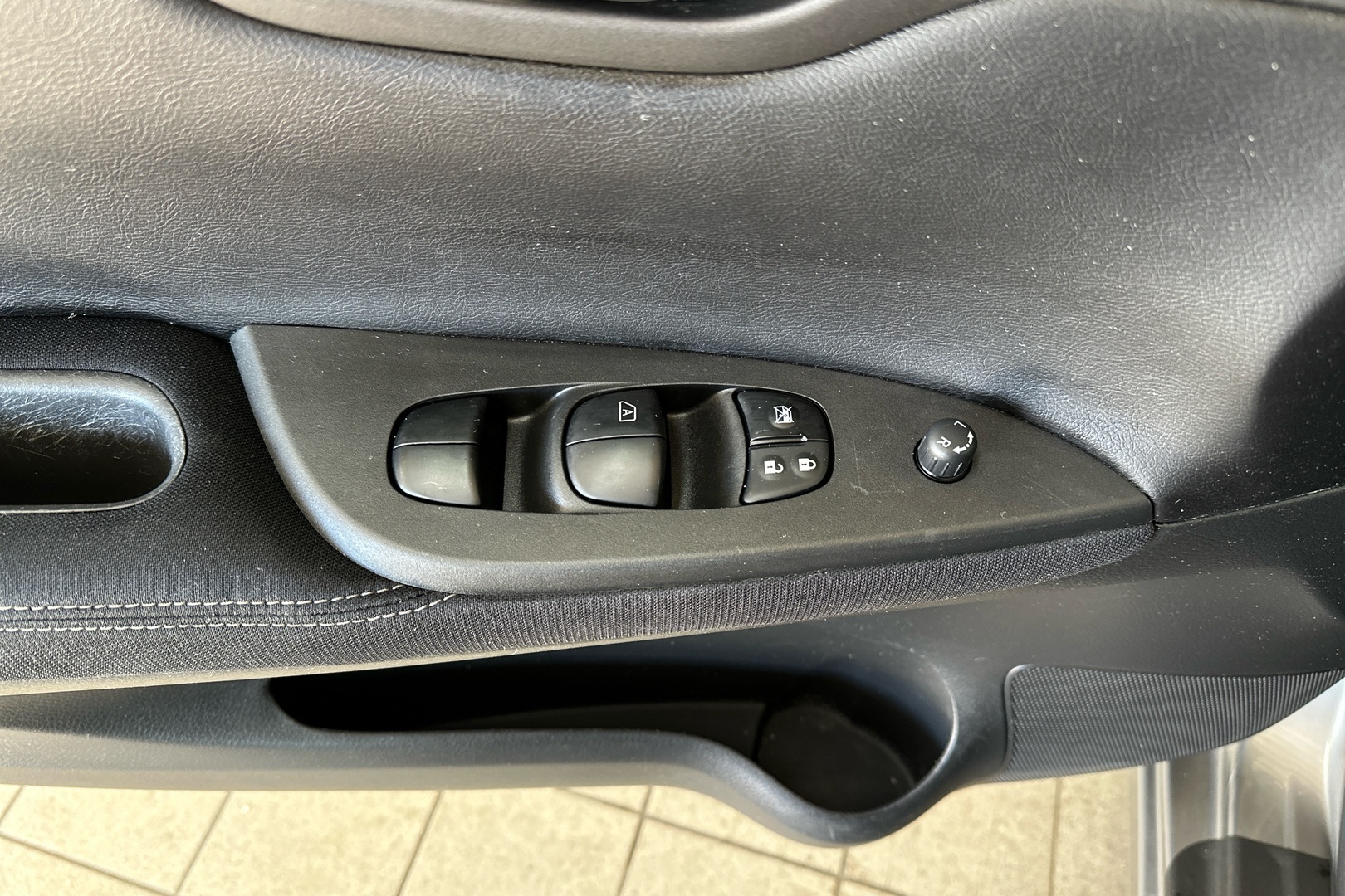 NISSAN Pulsar 2016