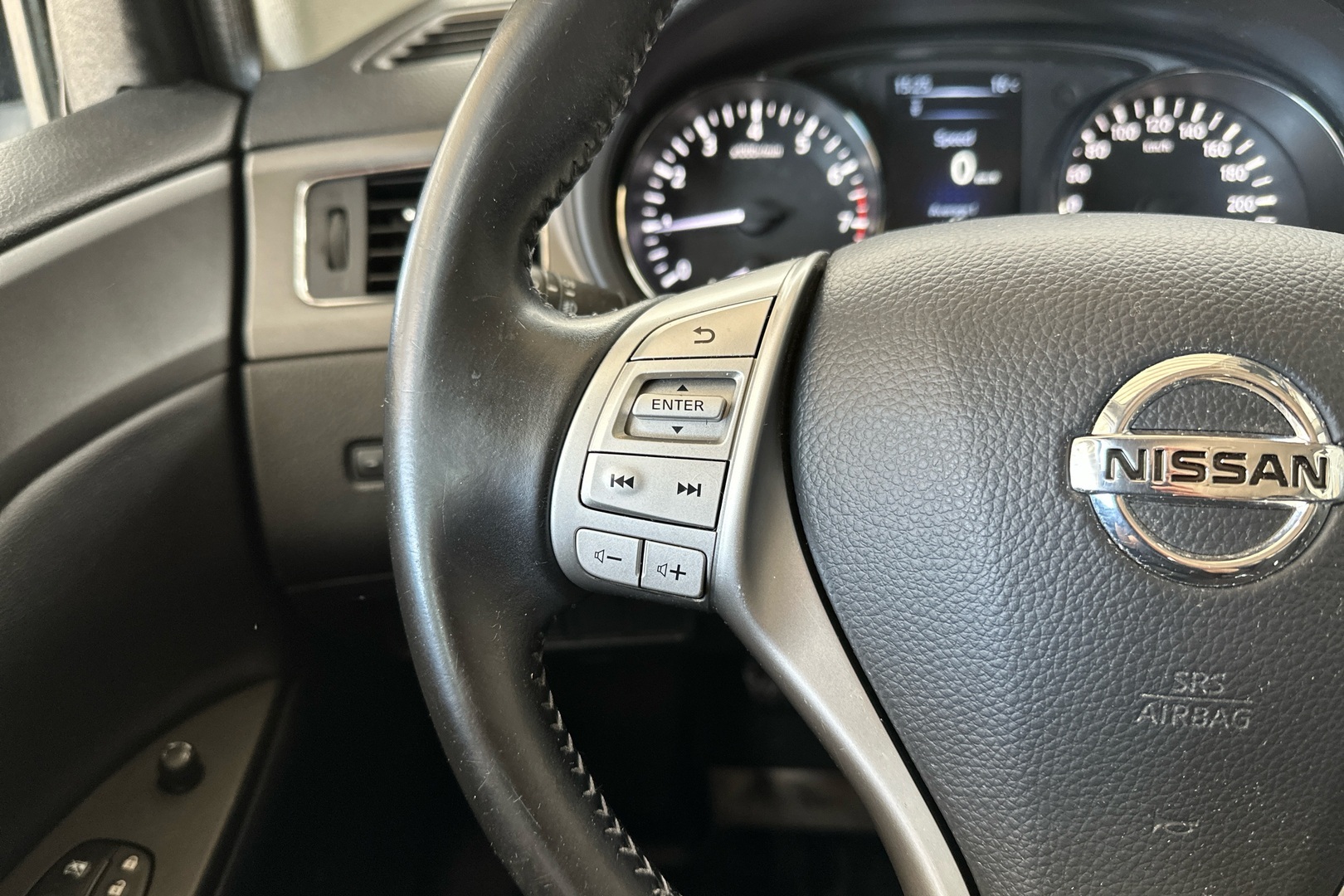 NISSAN Pulsar 2016